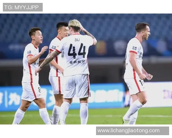 武汉篮球队的节奏与战术探讨:聚焦球队发展与未来展望 武汉篮球队的节奏与战术探讨:聚焦球队发展与未来展望